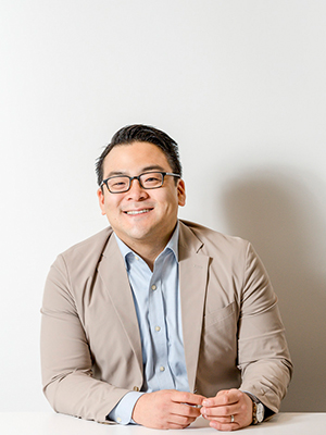 Daniel Sheen Headshot